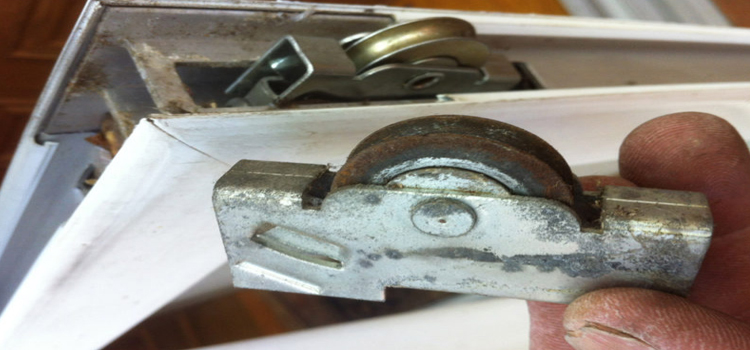 screen door roller repair in McKinleyville